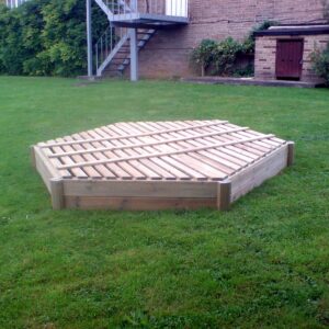Jumbo hex sandpit with slatted cover