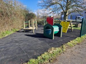 Brockworth school activity trail with climbing and balance equipment